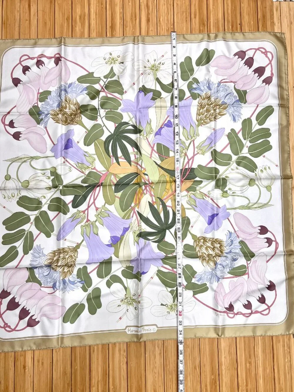 Hermes Paris  Silk  34"Flora Graeca Floral Scarf Pastel Ivery Green Purple (25) - Picture 15 of 16